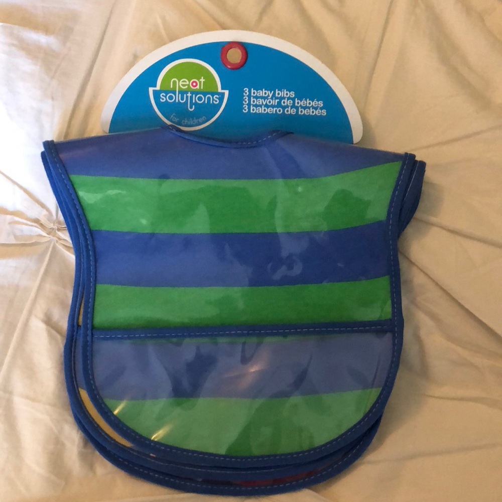 Neat Solutions Bib Set